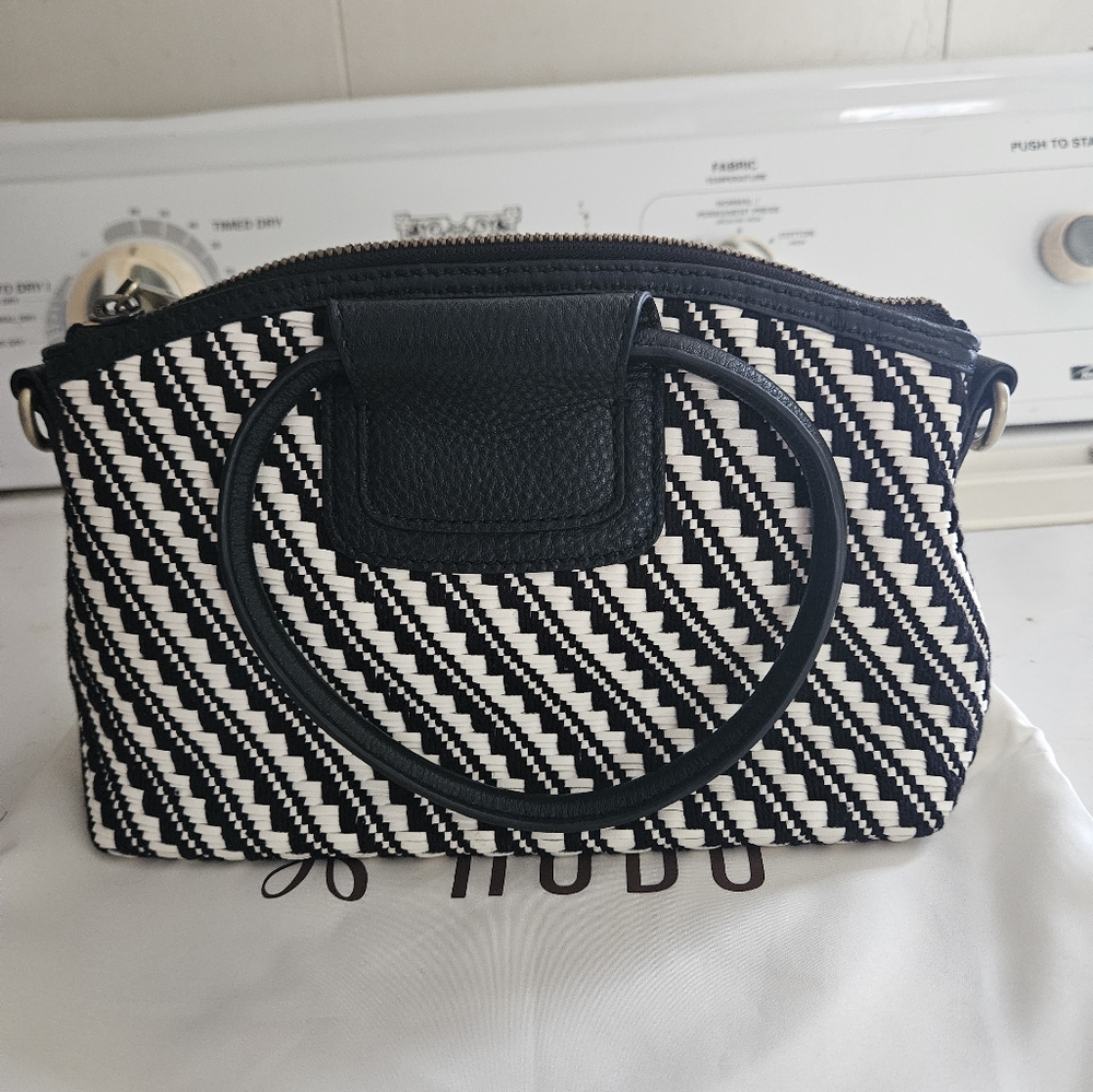 HOBO small Sheila crossbody
